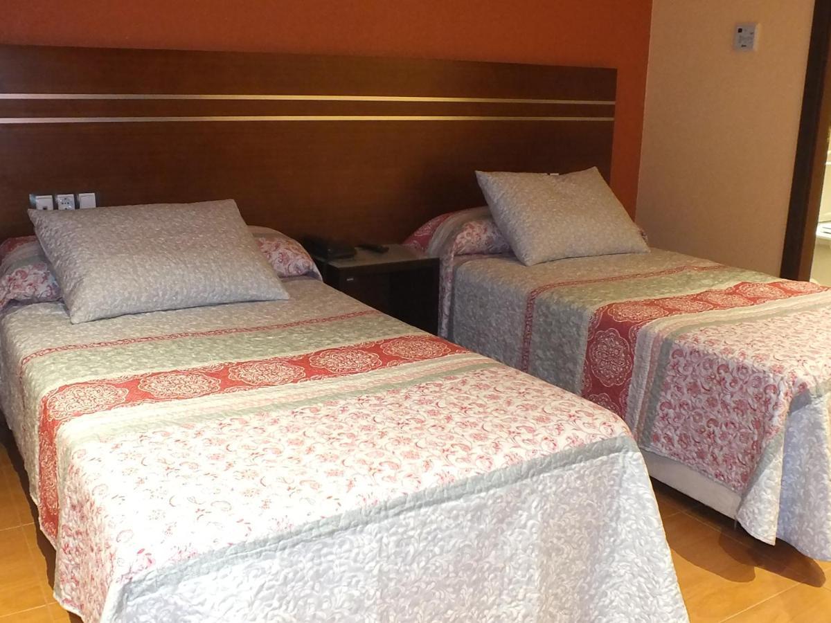 Motel Los Abedules โอเบียโด ภายนอก รูปภาพ