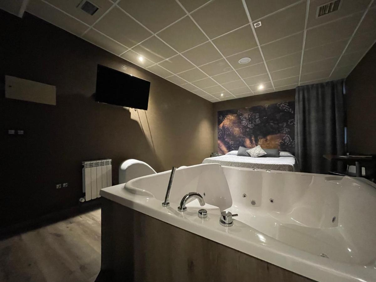 Motel Los Abedules โอเบียโด ภายนอก รูปภาพ