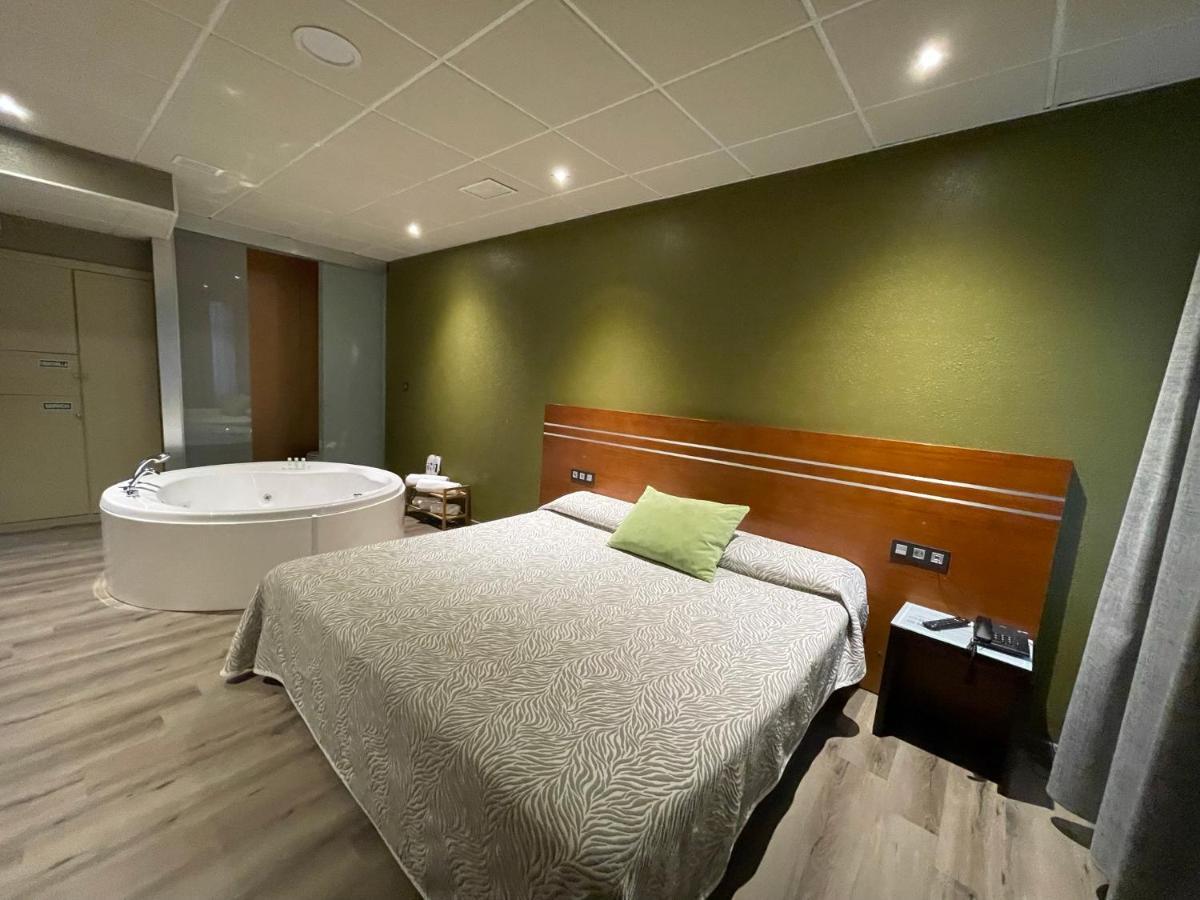 Motel Los Abedules โอเบียโด ภายนอก รูปภาพ