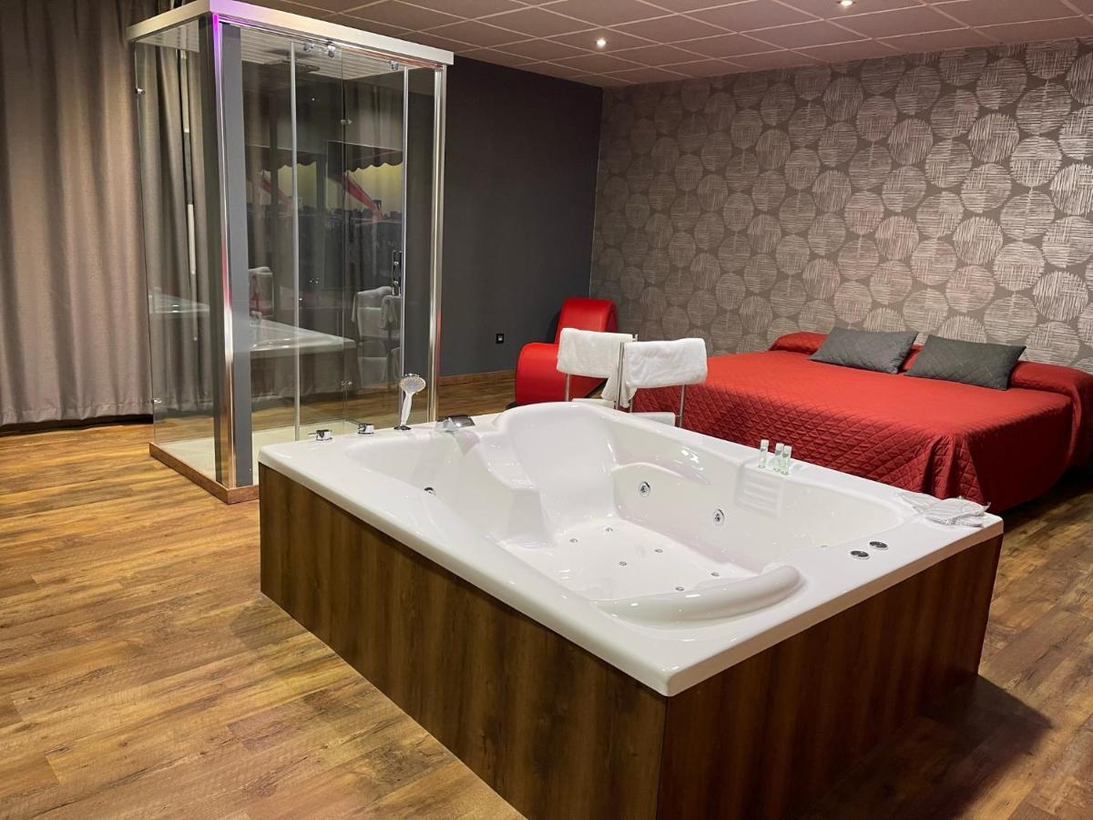 Motel Los Abedules โอเบียโด ภายนอก รูปภาพ